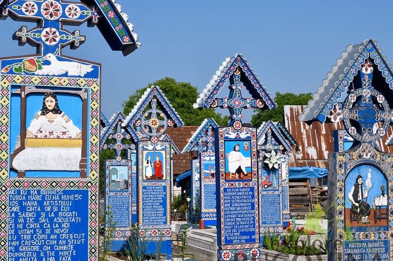 Cimitirul Vesel, Memorialul Sighet & Mănăstirile Maramureșului-1