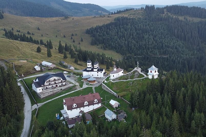 Periplu panoramic spre Mănăstirea Piatra Tăieturii -3
