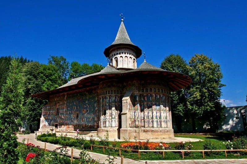 Manastiri din Tara Fagilor,Cetatea Sucevei și Drumul Talienilor -1