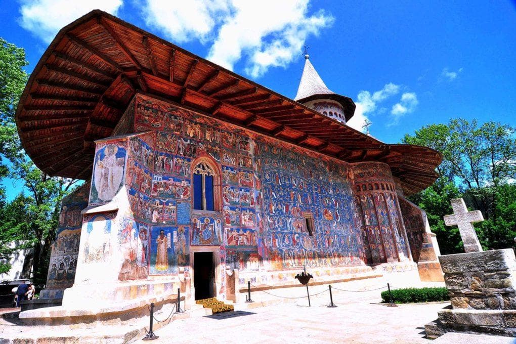 Manastiri din Tara Fagilor,Cetatea Sucevei și Drumul Talienilor -2