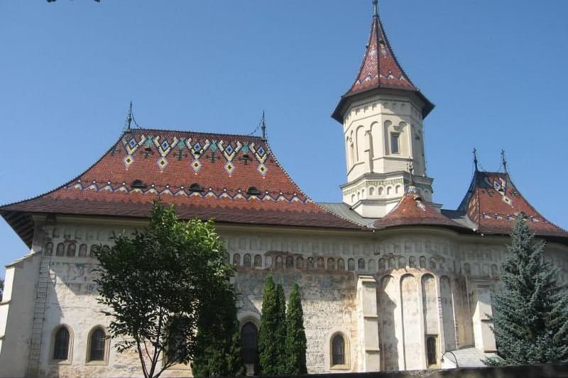Manastiri din Tara Fagilor,Cetatea Sucevei și Drumul Talienilor -6