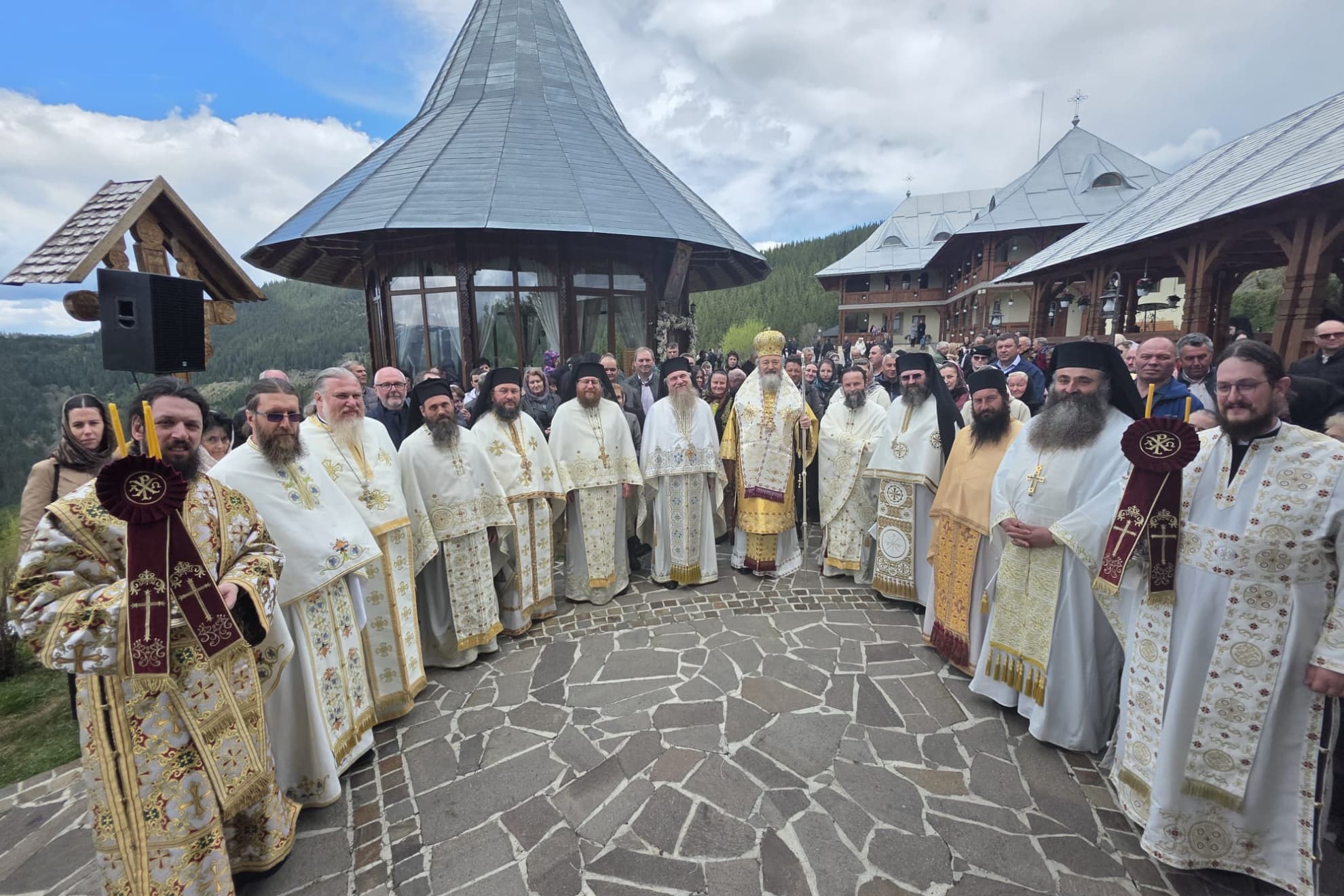 Micul Athos al Bucovinei – Mănăstirea Petru și Pavel din Botoș & Muzeul Etnografic Ciocănești-5