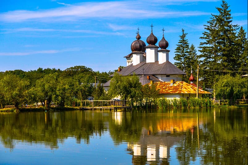7 Mănăstiri din Suceava si Botosani