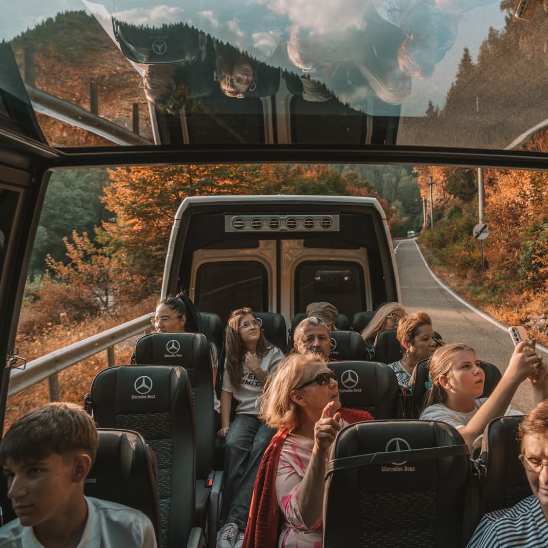 Panoramic Bus – Sihăstria Rarăului & Pietrele Doamnei