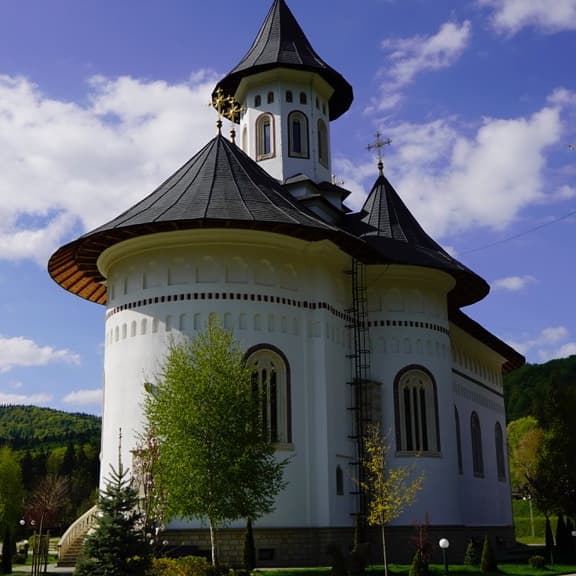 Sărbătoarea Sfinților Sila, Paisie și Natan de la Sihăstria Putnei