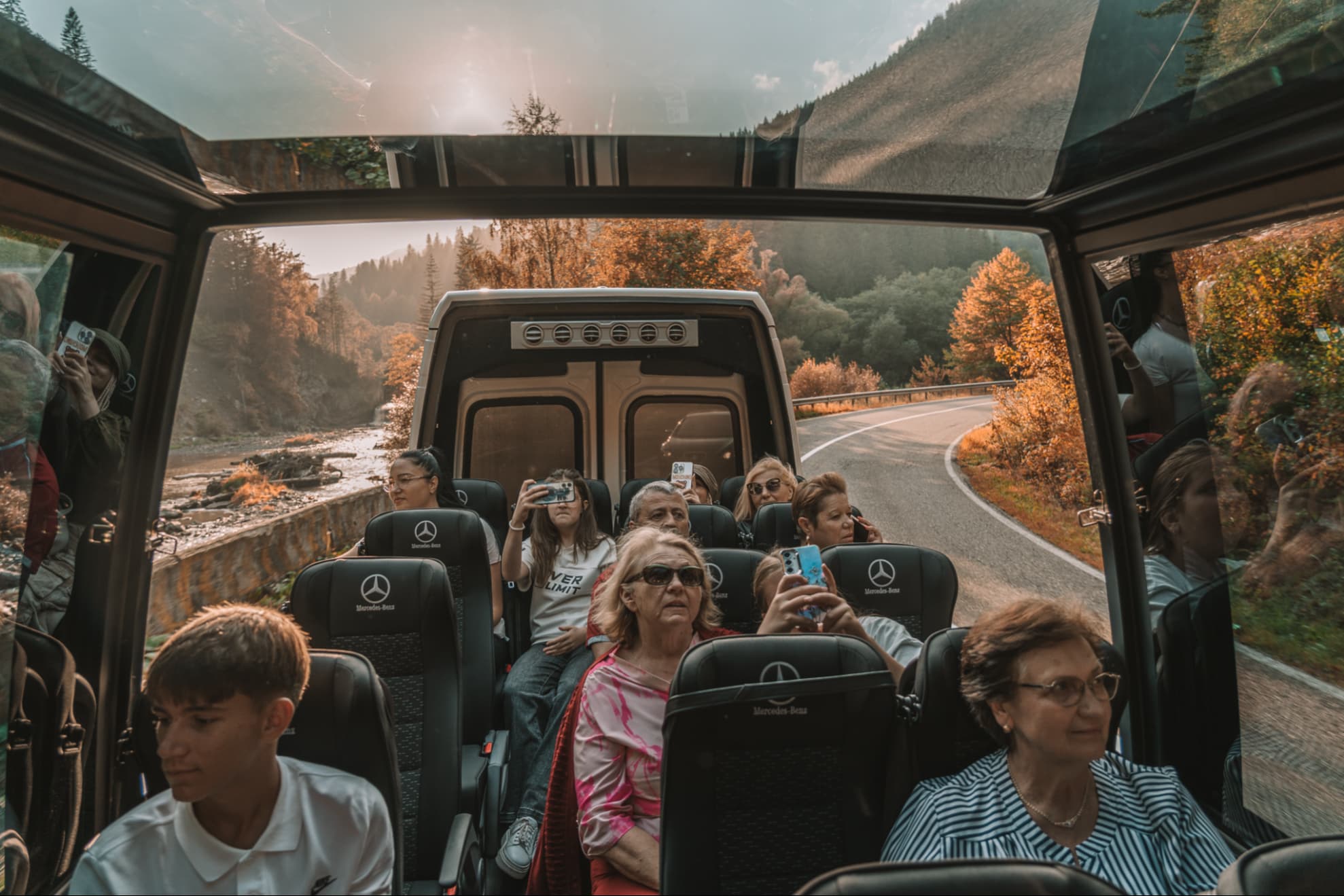 Tur de seară cu Panoramic Bus-1