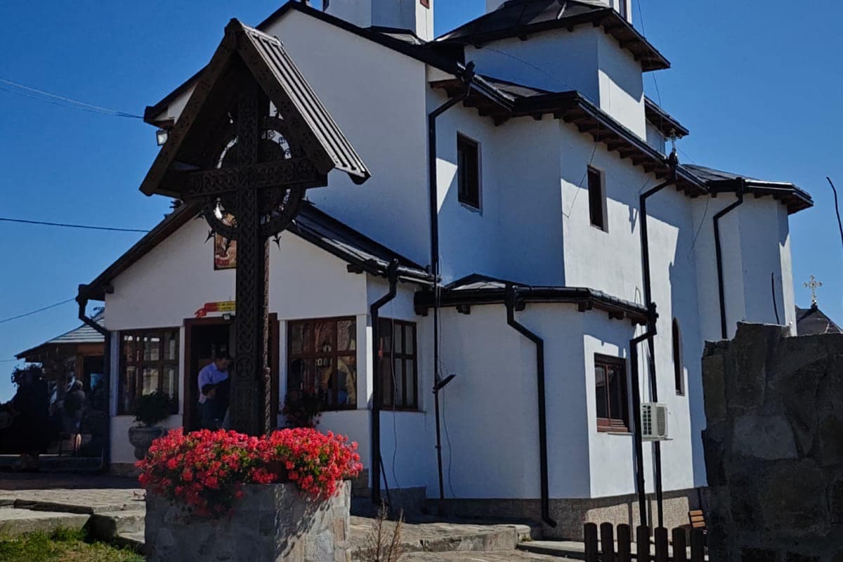 Miniexcursie la Mănăstirea Piatra Tăieturii- 3 ore-4