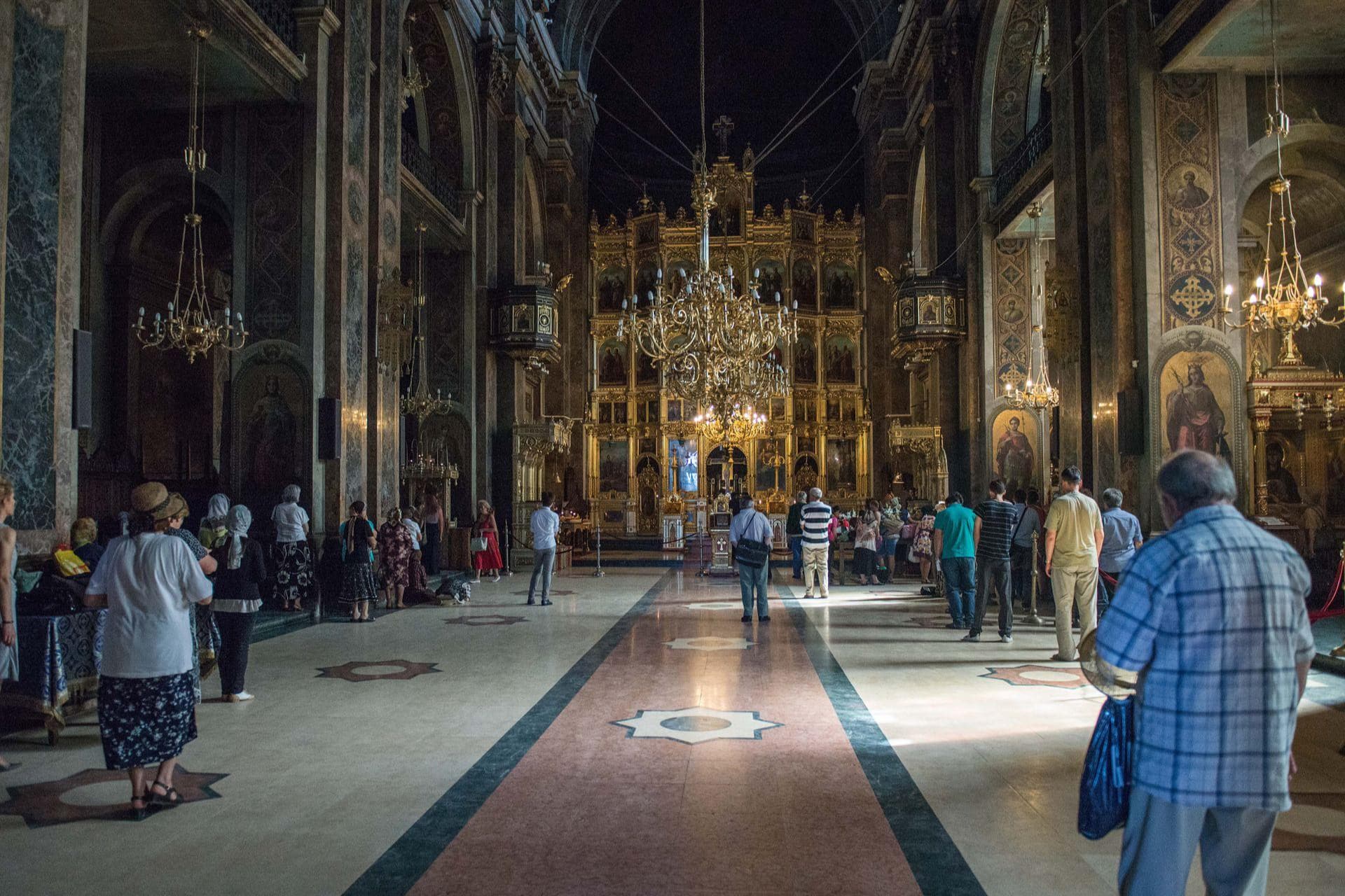 Iași – Palatul Culturii, Sf. Parascheva și mănăstirile orașului, într-o zi-3