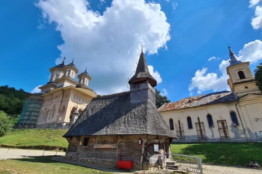 De la icoana făcătoare de minuni a Maicii Domnului de la Nicula la adâncurile Salinei Turda-2