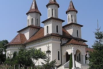 De la icoana făcătoare de minuni a Maicii Domnului de la Nicula la adâncurile Salinei Turda-3