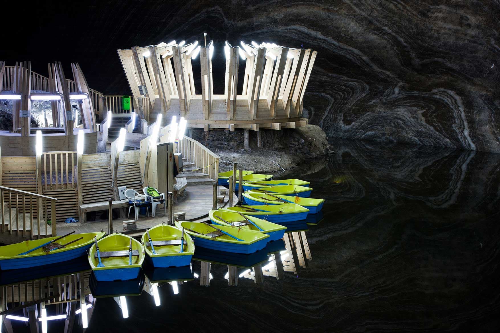 De la icoana făcătoare de minuni a Maicii Domnului de la Nicula la adâncurile Salinei Turda-5